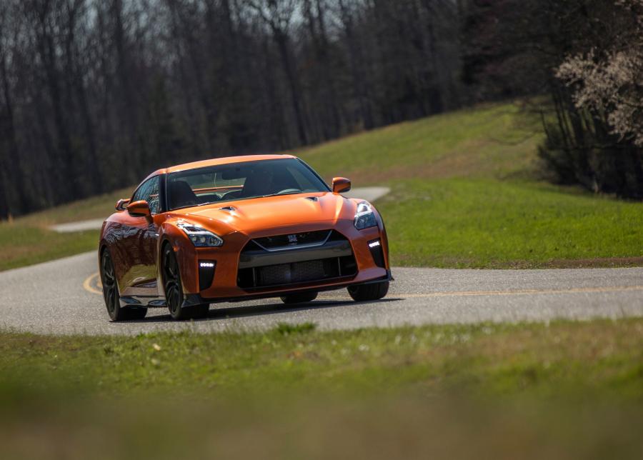  Nissan GT-R 2016 года  (US) (фото 34 из 57)